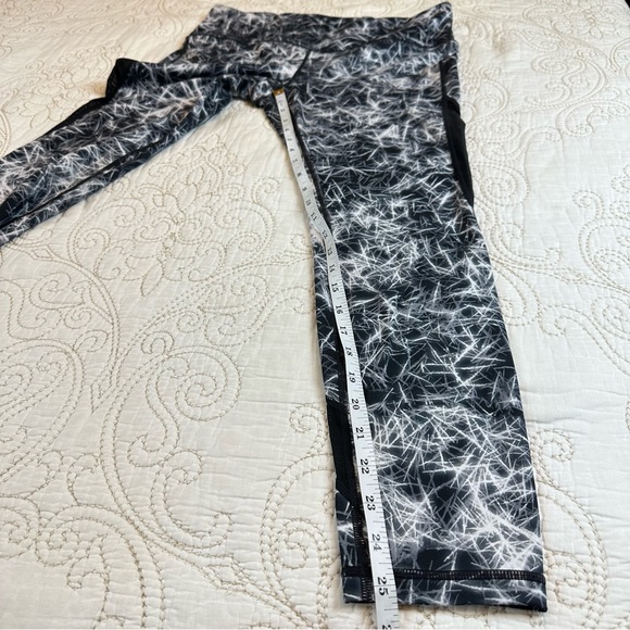 GAP Fit printed mesh detail black & white leggings - Picture 2 of 8